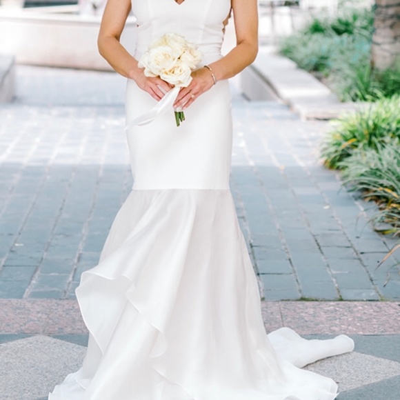 WEDDING DRESS - Picture 2 of 7